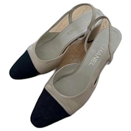 Chanel Gladiator Sandalen aus Leder Beige