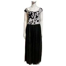 Vera Wang Schwarzes und weißes Abendkleid, Tüllrock