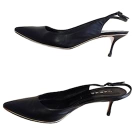 Casadei Leder Pumps mit Riemen Schwarz