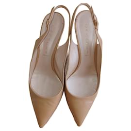 Casadei Pumps aus Leder in Beige mit Riemchen