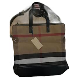 Borsa Burberry / Borsa a tracolla Ashby BURBERRY nuova con etichette.