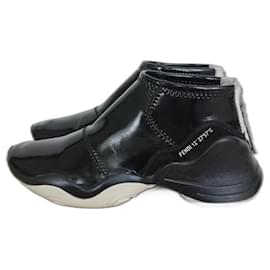 Fendi FFluid Sneakers aus schwarzem Lackleder