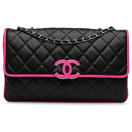 Chanel Grande patta divina in pelle di agnello nera