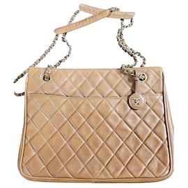 Borsa Chanel in pelle d'agnello marrone chiaro oro