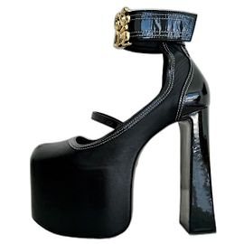Zapatos de plataforma Divine GCDS en cuero negro