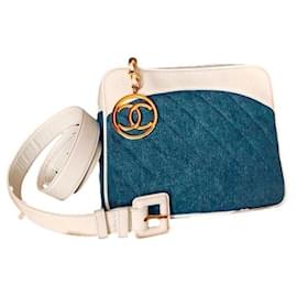 Borsa a marsupio in pelle di agnello e denim CHANEL con scatola