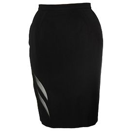 Thierry Mugler, minifalda con detalles transparentes