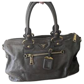 Borsa a mano Prada in pelle kaki