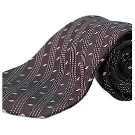 Corbata Donna Karan de seda morada con estampado de rombos