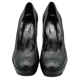 Autre Marque Tacones Negros de Piel