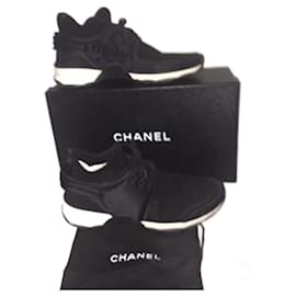 Sneakers Chanel nere in tessuto taglia 39