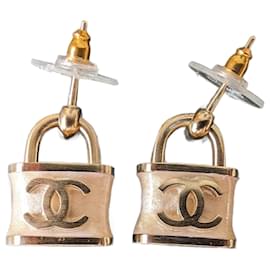 Chanel CC B18P Logo Iridescent Pink Vorhängeschloss Emaille Ohrringe RARE Box