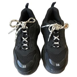 Sneakers Balenciaga Triple S Nere Pelle e Tessuto