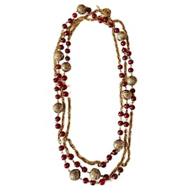 Chanel Collar largo de cuentas de vidrio rojo Gripoix