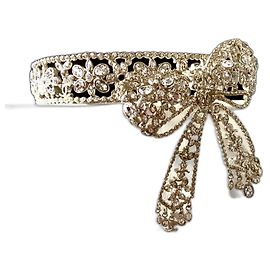 Colar Choker Chanel de Laço Dourado