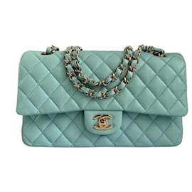 Chanel Caviar Classic Flap Medium

Chanel Kaviar Classic Flap Medium
