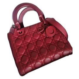 Christian Dior Lady Dior Ultramatte Borsa Media Rosso Ciliegia