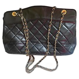 Borsa shopping Chanel in pelle trapuntata nera