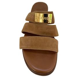 Sandali Chanel con cinturino in camoscio camel 38