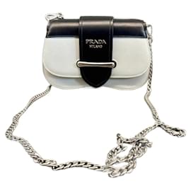Borsa a tracolla Prada Sidonie in pelle nera e bianca