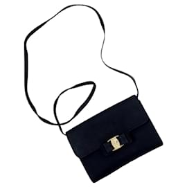 Elegante schwarze Clutch von Salvatore Ferragamo