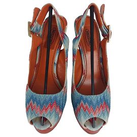 Scarpins Missoni Zigzag de bico aberto azul e vermelho 37