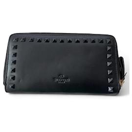 Valentino Garavani Rockstud Leather Wallet Black