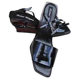 Robert Clergerie Wedge sandals in black patent leather, size 38.