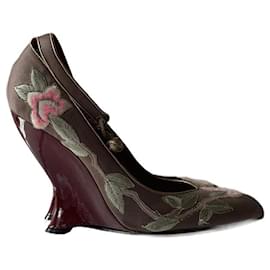 Yves Saint Laurent Opium Talons compensés en soie rouge