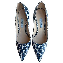 Décolleté Prada in vernice 37 IT
