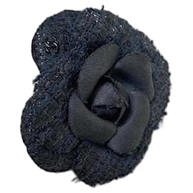 Spilla Camelia Chanel blu navy tweed