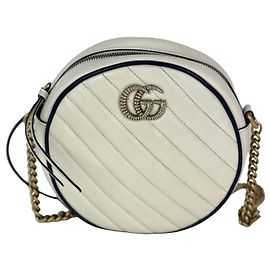 Bolsa de ombro Gucci GG Azalea Matelassê em couro branco místico redonda