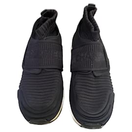 Sneakers Chanel in tessuto nero