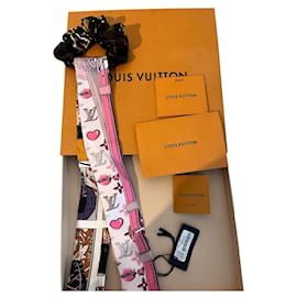 Louis Vuitton ChouChou Be Mindful Accessorio per Capelli Seta Rosa