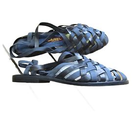 Carel Kreuzriemen-Sandalen, Größe 38.