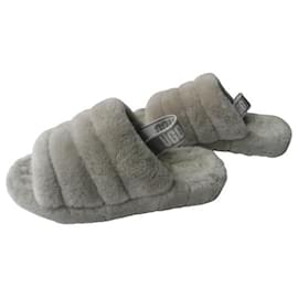 UGG Oh Yeah Sandalen Hausschuhe mit zwei grauen Riemen Größe 41 in sehr gutem Zustand - Ugg