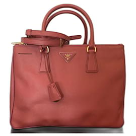Borsa a mano Prada Galleria in pelle saffiano rosa