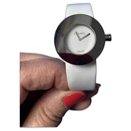 Orologio Chanel Rotondo in Acciaio e Pelle Verniciata Bianca