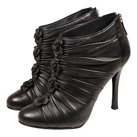 Stivaletti Chanel in pelle nera
