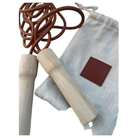 Corde à sauter Hermès en cuir de veau beige