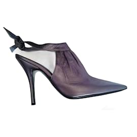Escarpins Yves Saint Laurent en cuir lavande métallisé