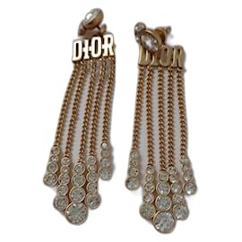 Orecchini Dior in metallo dorato e cristalli