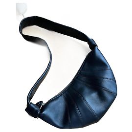 Lemaire Borsa Croissant piccola in pelle nera