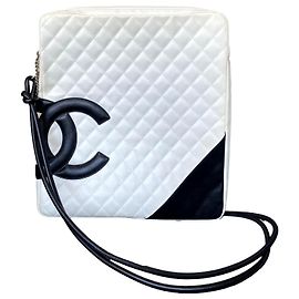 Borsa messenger piatta Chanel Cambon in pelle bianca