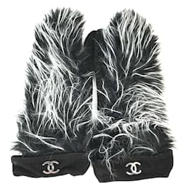 Warme schwarze Lederhandschuhe von Chanel