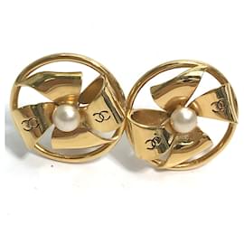 Orecchini a clip in oro vintage CC di Chanel