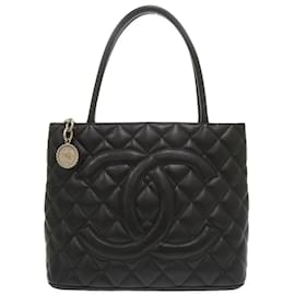 Borsa Chanel Reissue in pelle caviar nera