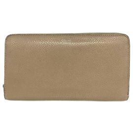 Céline Portafoglio lungo con zip rotonda in pelle beige Celine