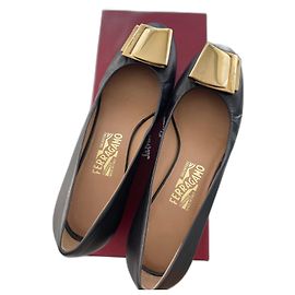 Décolleté Salvatore Ferragamo in pelle nera