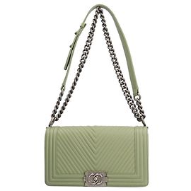 Borsa a spalla Chanel Boy Chanel V Stitch